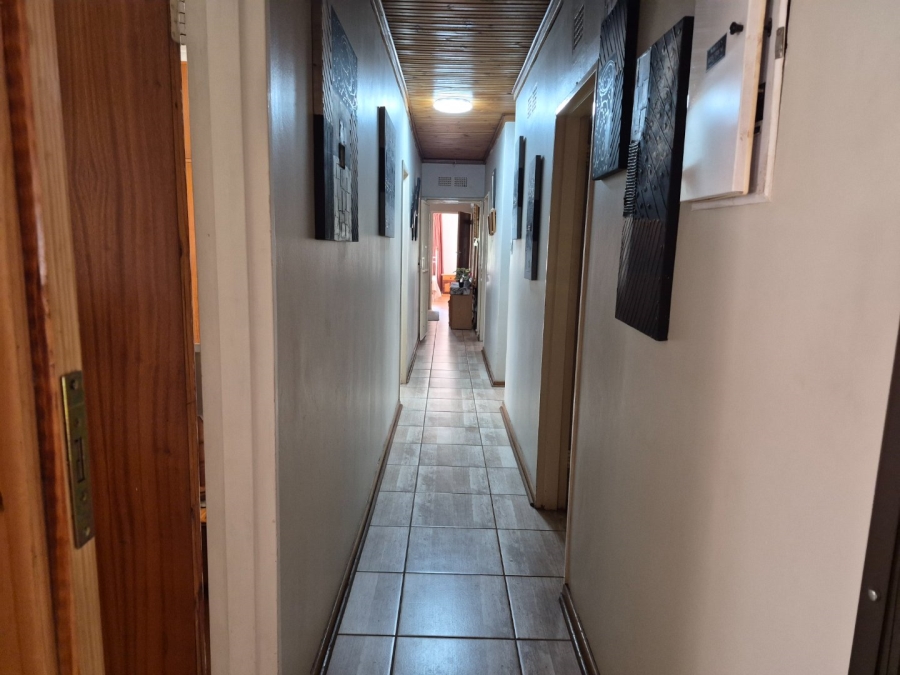 5 Bedroom Property for Sale in Fichardt Park Free State